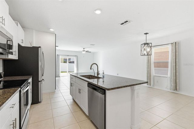 6451 BEVERLY HILLS DRIVE, Zephyrhills, FL 33541