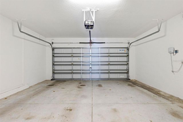 6451 BEVERLY HILLS DRIVE, Zephyrhills, FL 33541