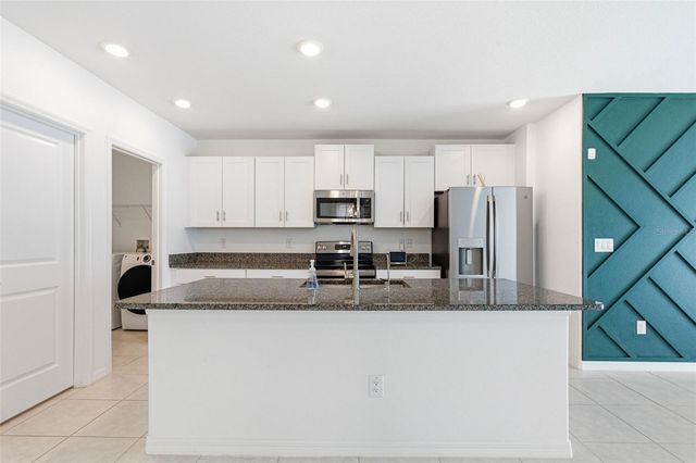 6451 BEVERLY HILLS DRIVE, Zephyrhills, FL 33541