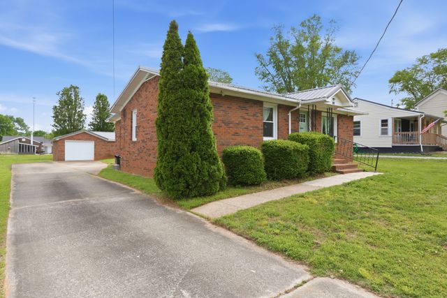 305 Franklin St, Cowan, TN 37318