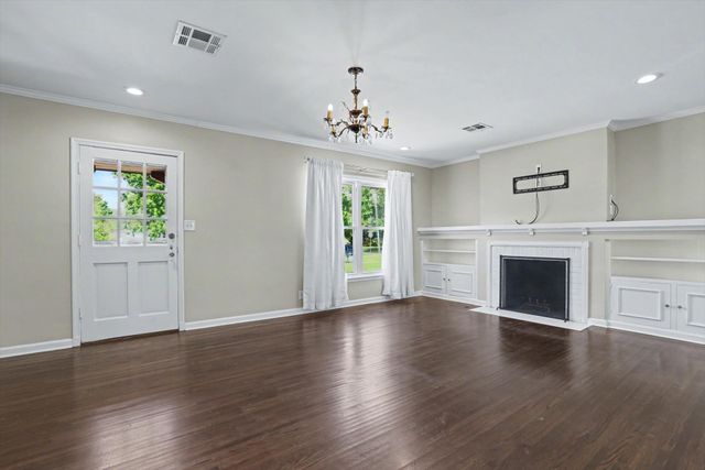 2121 S Louisville Avenue, Tulsa, OK 74114