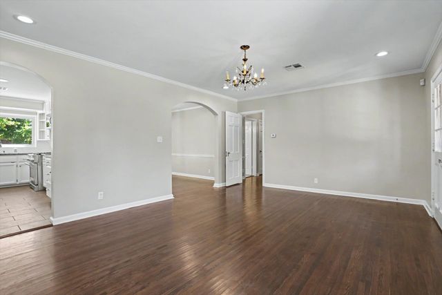 2121 S Louisville Avenue, Tulsa, OK 74114