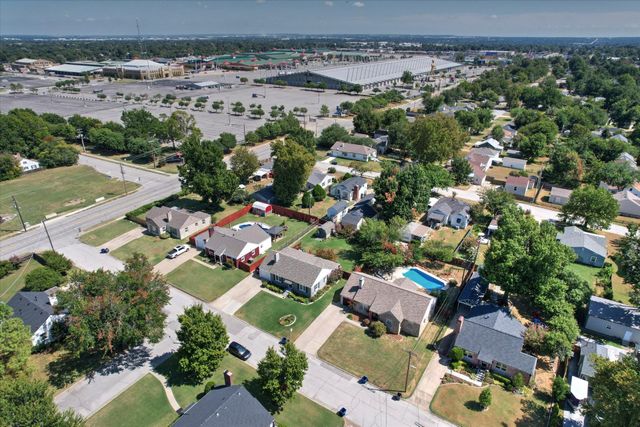 2121 S Louisville Avenue, Tulsa, OK 74114