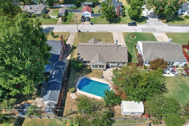 2121 S Louisville Avenue, Tulsa, OK 74114
