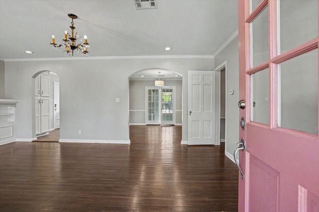 2121 S Louisville Avenue, Tulsa, OK 74114
