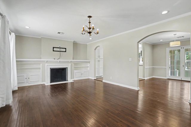 2121 S Louisville Avenue, Tulsa, OK 74114