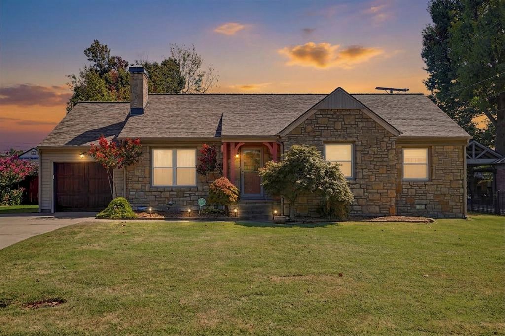 2121 S Louisville Avenue, Tulsa, OK 74114