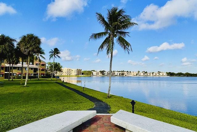 15501 Miami Lakeway N 106, Miami Lakes, FL 33014