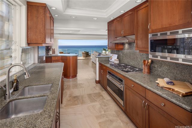 3019 Kalakaua Avenue 6, Honolulu, HI 96815