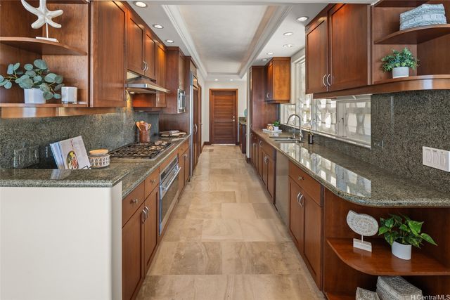 3019 Kalakaua Avenue 6, Honolulu, HI 96815