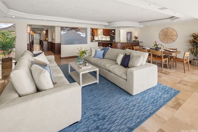 3019 Kalakaua Avenue 6, Honolulu, HI 96815