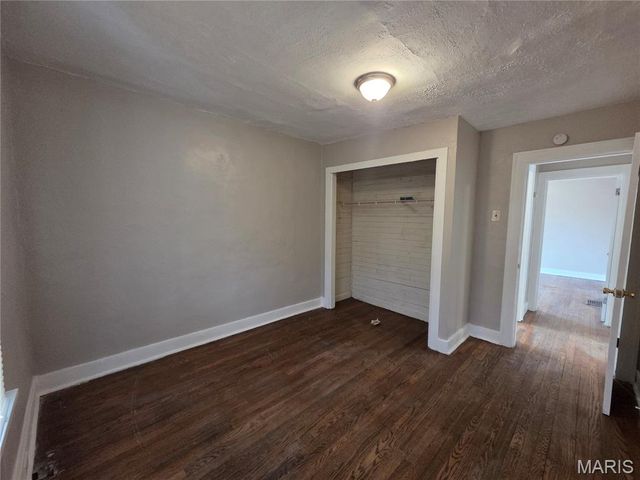 3500 Colonial Avenue, St Louis, MO 63121