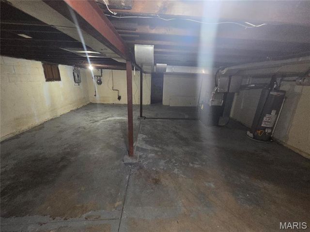 3500 Colonial Avenue, St Louis, MO 63121