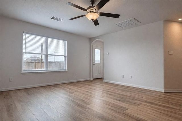 2209 Nautica Terrace Dr, Texas City, TX 77568