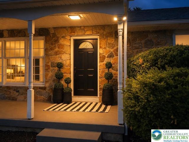 576 Horseshoe Drive, Easton, PA 18040