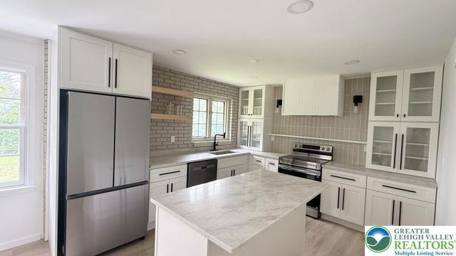 576 Horseshoe Drive, Easton, PA 18040