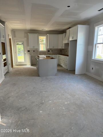 175 Twining Rose Lane, Holly Ridge, NC 28445