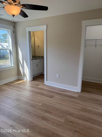 175 Twining Rose Lane, Holly Ridge, NC 28445