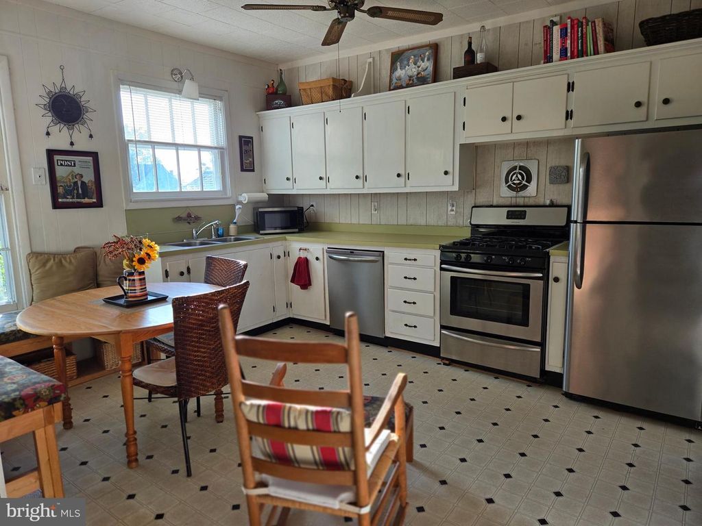 Image 13 of property listing at 105 FEDERAL ST, Snow Hill, MD 21863