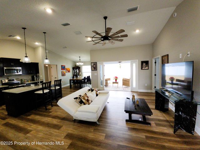 9089 Dupont Avenue, Spring Hill, FL 34608