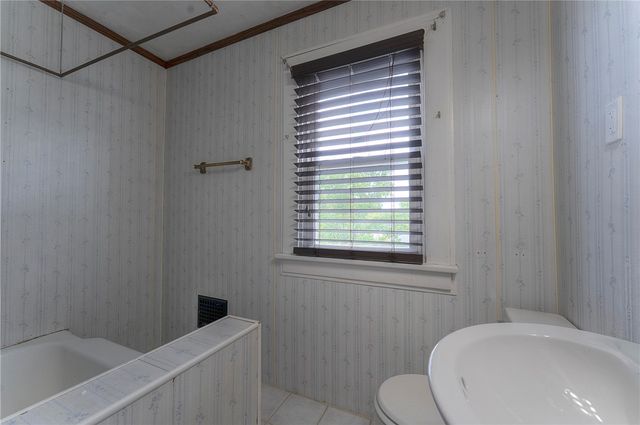 213 N 6th Street, Youngwood, PA 15697