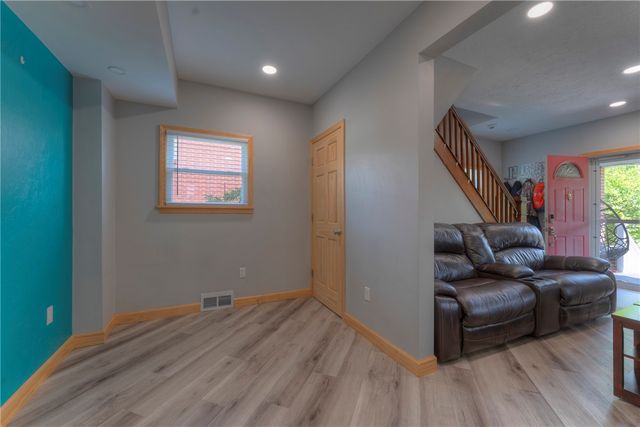 213 N 6th Street, Youngwood, PA 15697