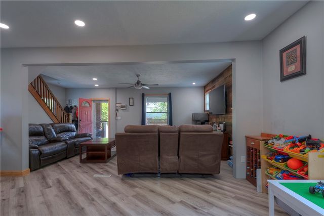 213 N 6th Street, Youngwood, PA 15697