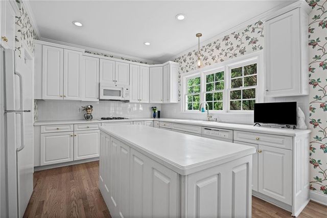 1128 Promontory Drive, Marietta, GA 30062