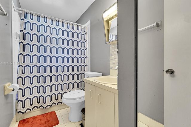 3115 NW 65th St, Miami, FL 33147