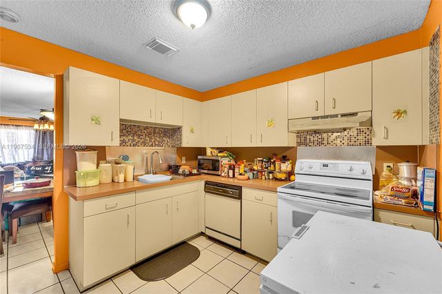 3115 NW 65th St, Miami, FL 33147