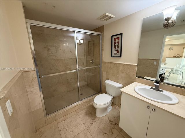 17555 Atlantic Boulevard 1103, Sunny Isles Beach, FL 33160