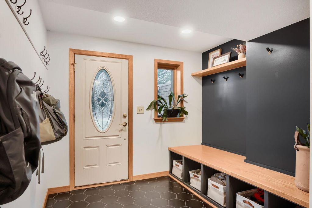334 Edith Drive, West Saint Paul, MN 55118 — photo 4