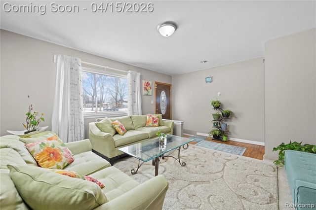 12876 Martin Road, Warren, MI 48088