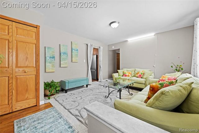 12876 Martin Road, Warren, MI 48088