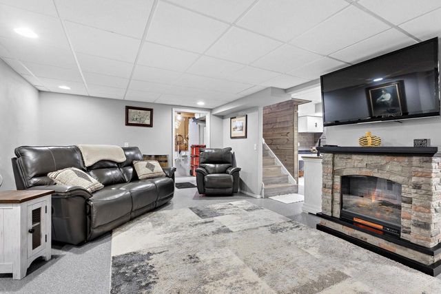 125 MCKINLEY STREET, Kaukauna, WI 54130