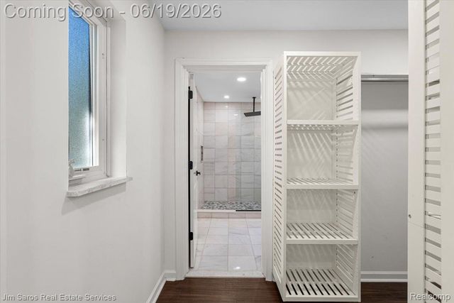 615 Lakepointe Street, Grosse Pointe Park, MI 48230