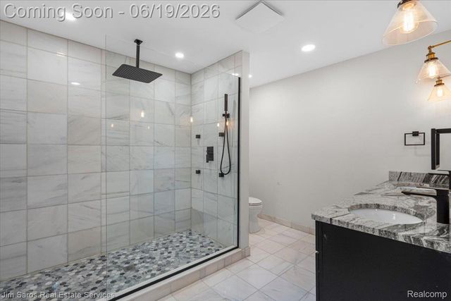 615 Lakepointe Street, Grosse Pointe Park, MI 48230