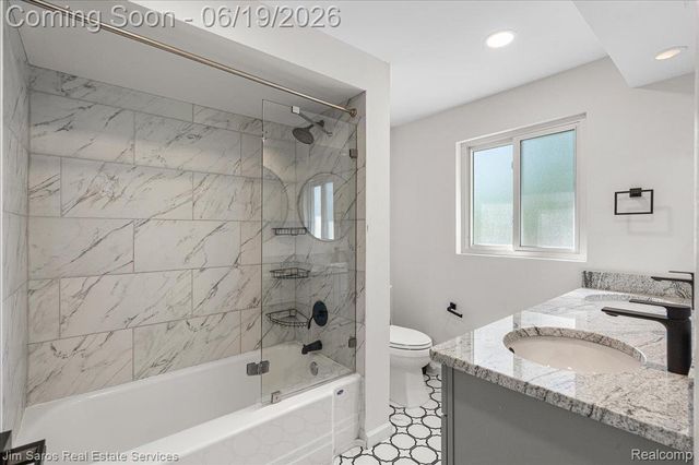 615 Lakepointe Street, Grosse Pointe Park, MI 48230