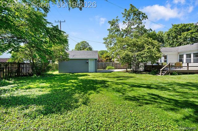 615 Lakepointe Street, Grosse Pointe Park, MI 48230