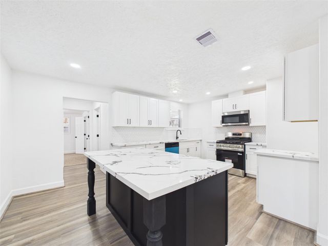 1210 Connie Street, Alvin, TX 77511