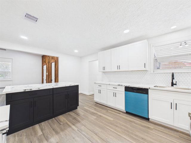 1210 Connie Street, Alvin, TX 77511