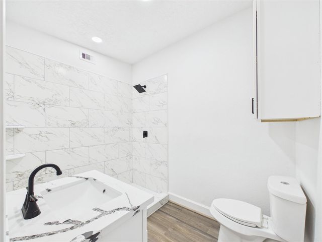 1210 Connie Street, Alvin, TX 77511