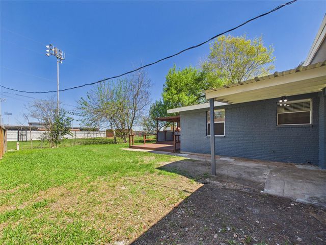 1210 Connie Street, Alvin, TX 77511