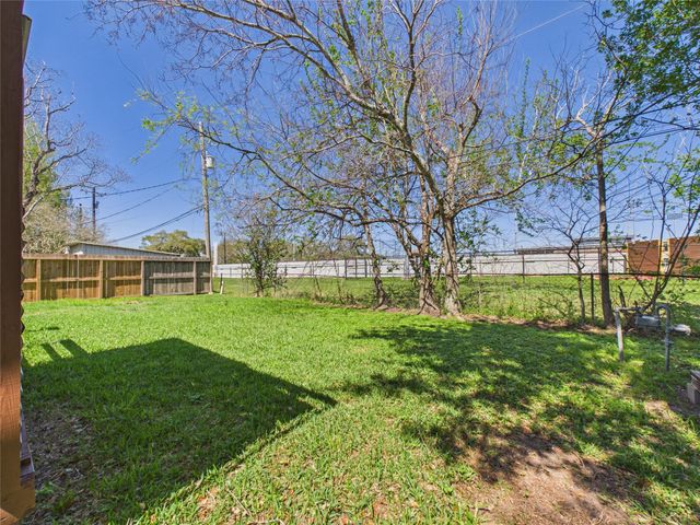 1210 Connie Street, Alvin, TX 77511