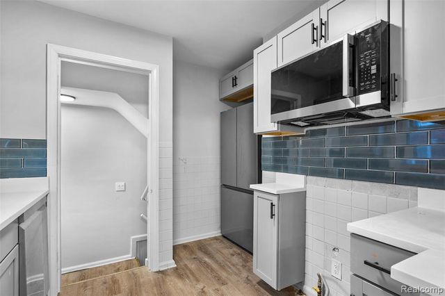 414 Aqua Court, Royal Oak, MI 48073