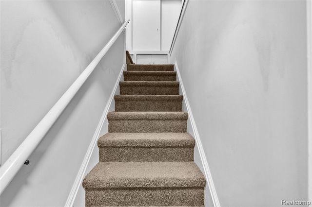 414 Aqua Court, Royal Oak, MI 48073