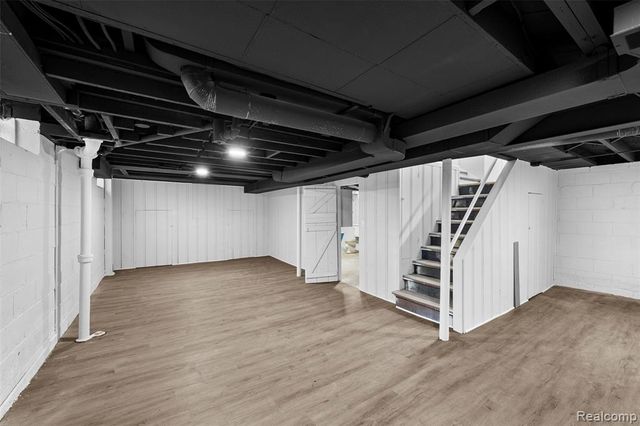 414 Aqua Court, Royal Oak, MI 48073