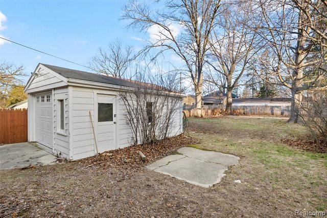 414 Aqua Court, Royal Oak, MI 48073