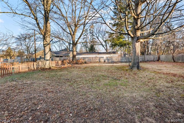 414 Aqua Court, Royal Oak, MI 48073