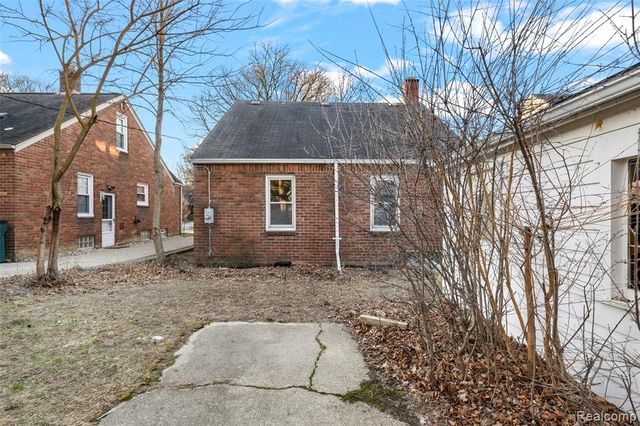 414 Aqua Court, Royal Oak, MI 48073